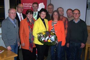 Landtagsvizepräsidentin Inge Aures und Landratskandidatin Karin Peintinger (Mitte) mit den Kreistagskandidaten