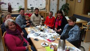 v.l. Renate Rückert, Claudia Ebner, Martin Kreutz, Eva Geisperger, 0plus Vors. Irene Ilgmeier, Beate Seitz-Weinzierl