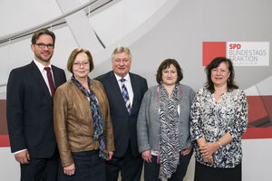 MdB Florian Pronold mit den wiedergewählten Vorstandsmitgliedern der SPD-Landesgruppe Bayern