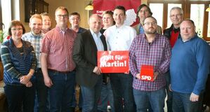 Bildunterschrift: Die neue Vorstandschaft um Kreisvorsitzenden Martin Kreutz (5.v.re.)